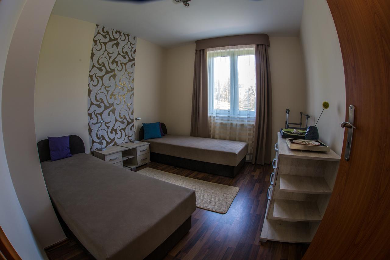 Aqua Line Apartmanház Hajdúszoboszló Exterior foto