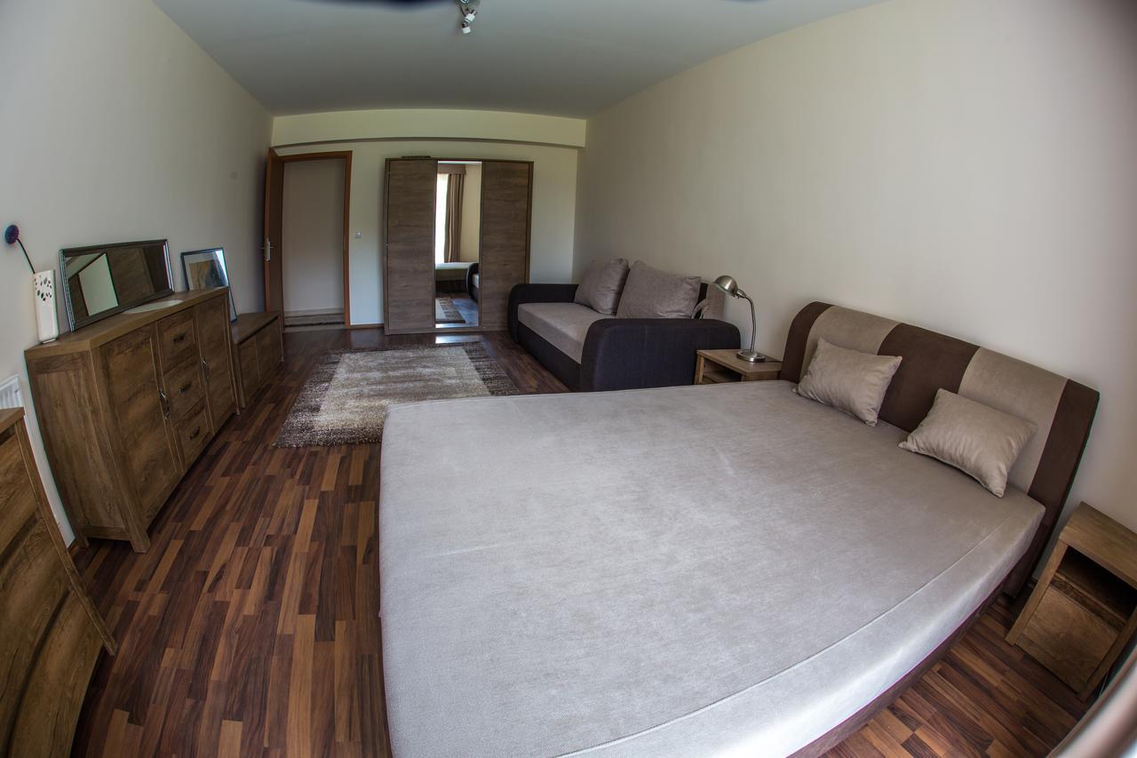 Aqua Line Apartmanház Hajdúszoboszló Exterior foto