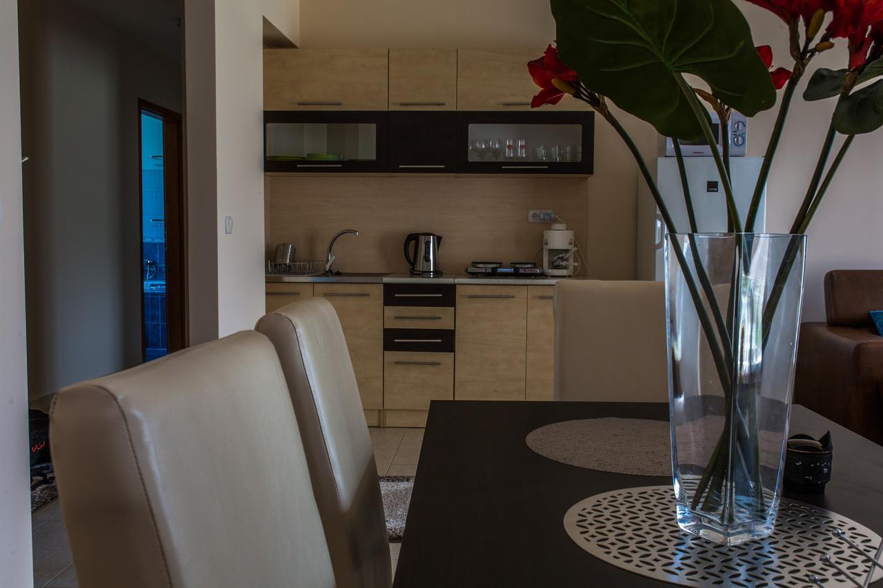 Aqua Line Apartmanház Hajdúszoboszló Exterior foto