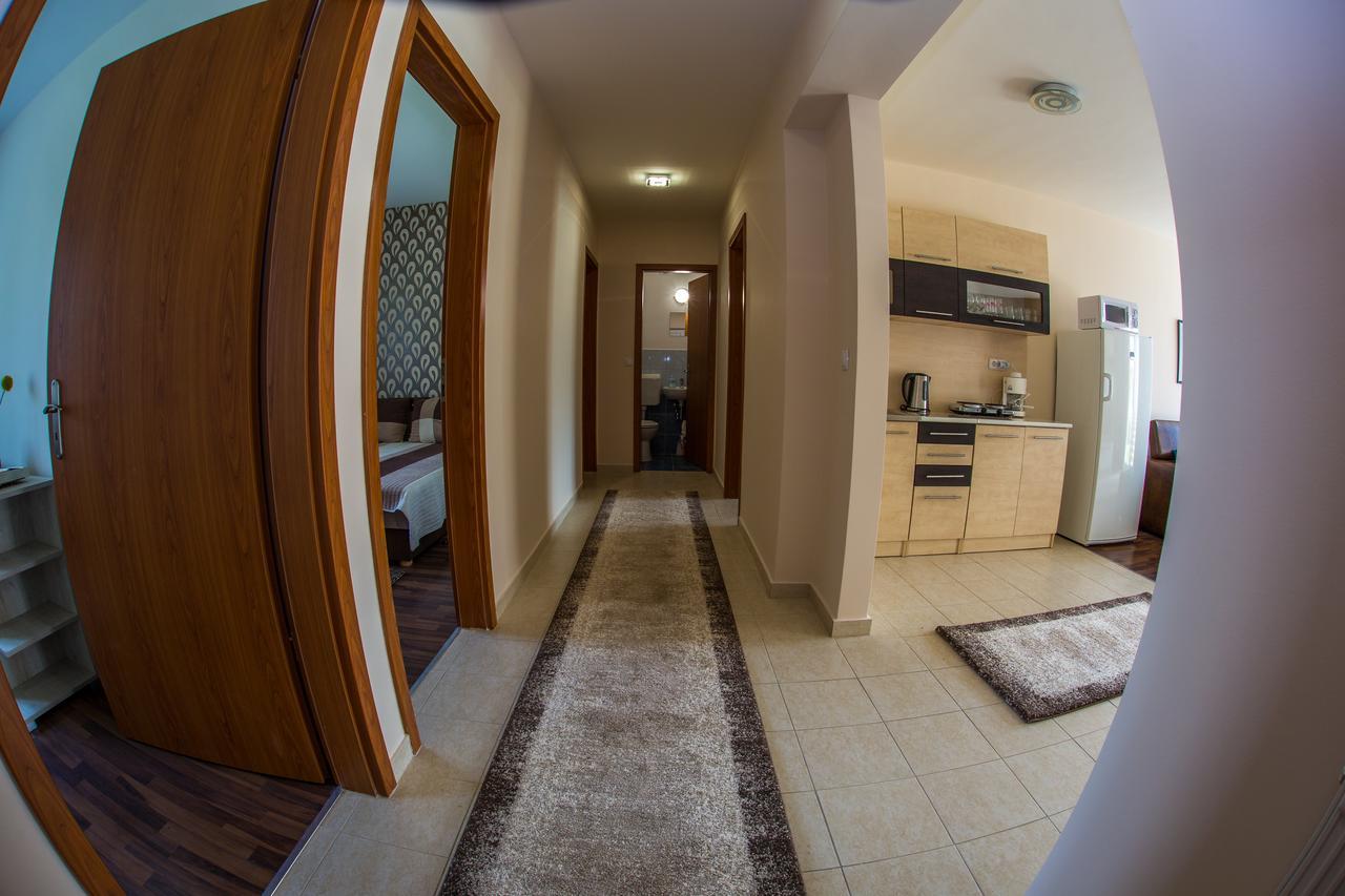 Aqua Line Apartmanház Hajdúszoboszló Exterior foto