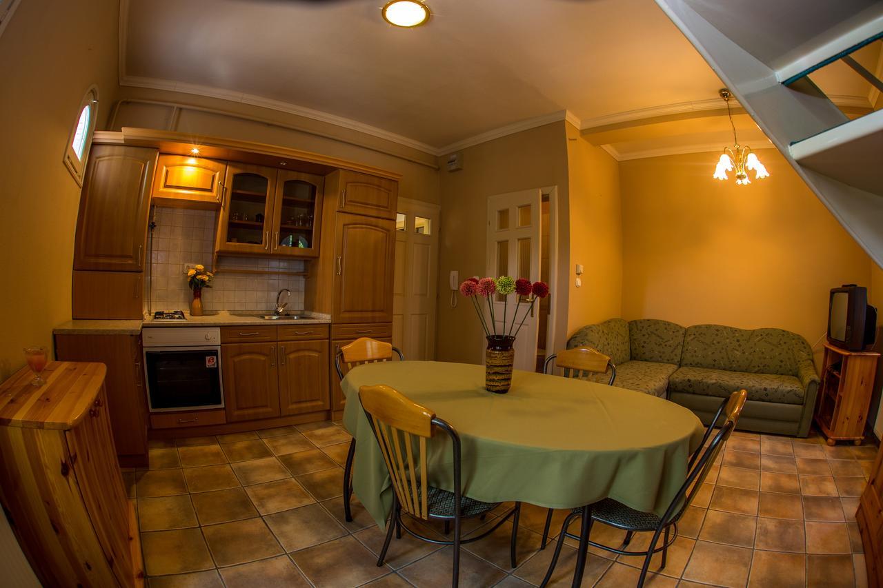 Aqua Line Apartmanház Hajdúszoboszló Exterior foto