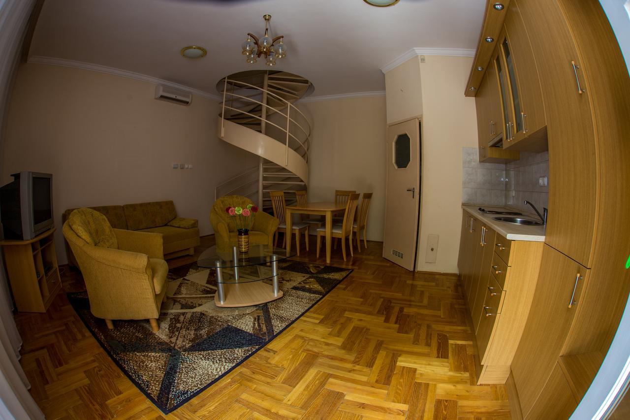 Aqua Line Apartmanház Hajdúszoboszló Exterior foto