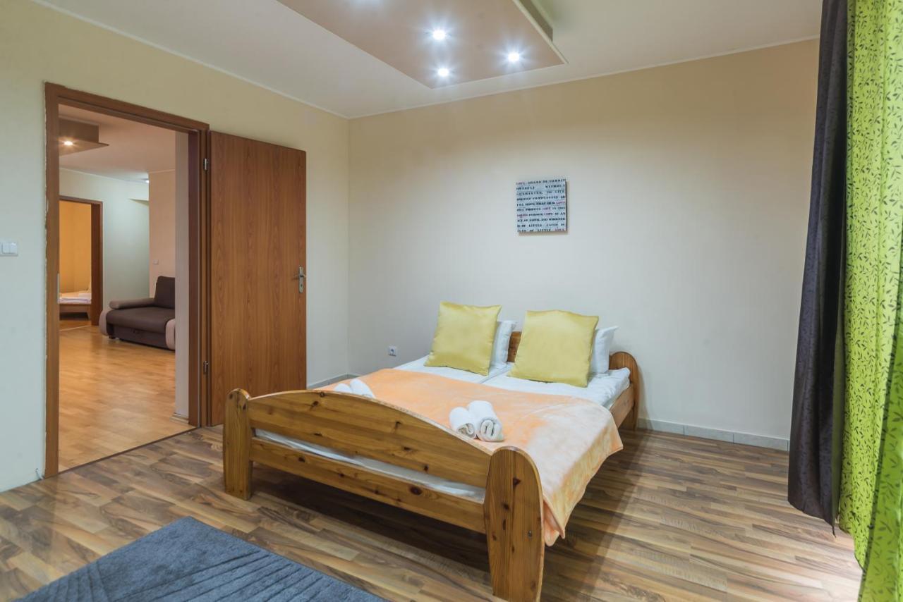 Aqua Line Apartmanház Hajdúszoboszló Exterior foto
