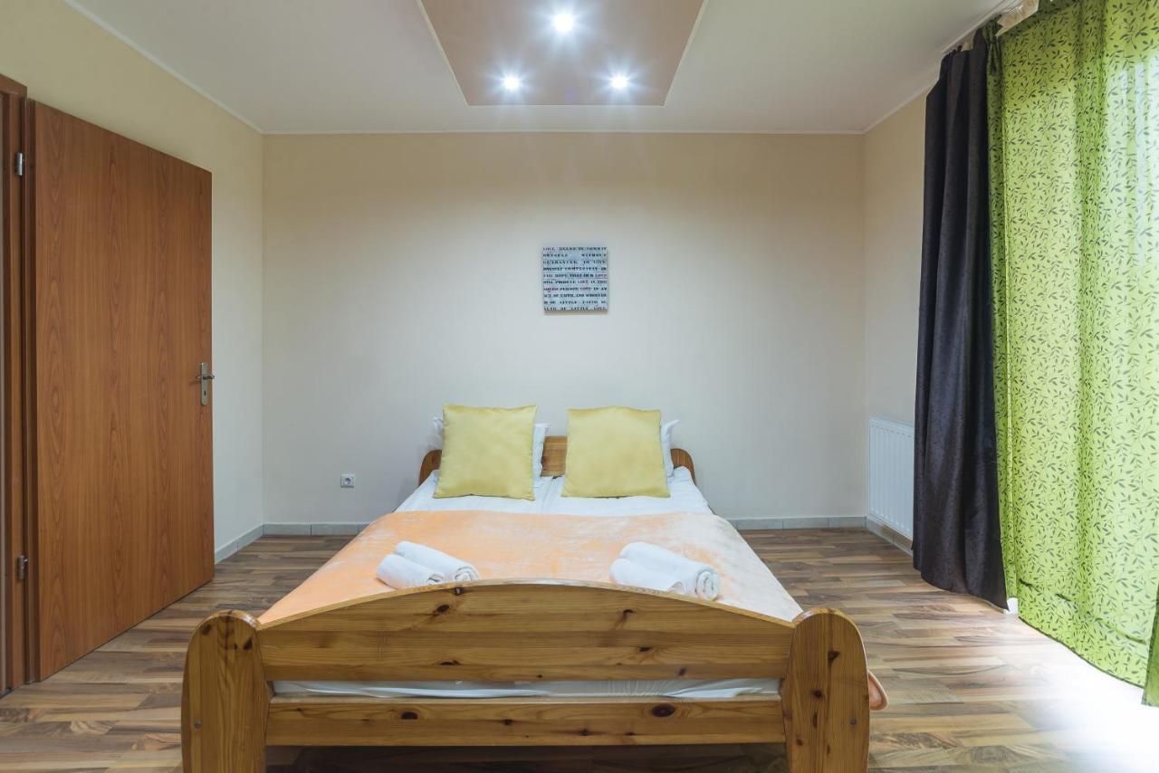 Aqua Line Apartmanház Hajdúszoboszló Exterior foto