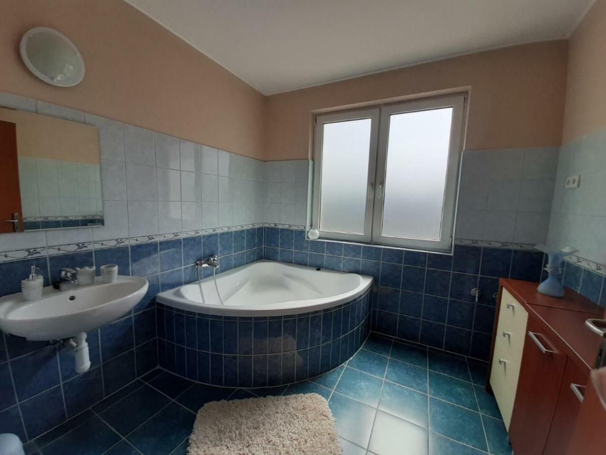 Aqua Line Apartmanház Hajdúszoboszló Exterior foto